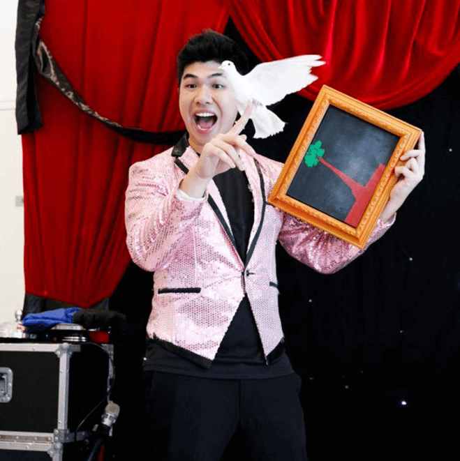 close-up-magic-show